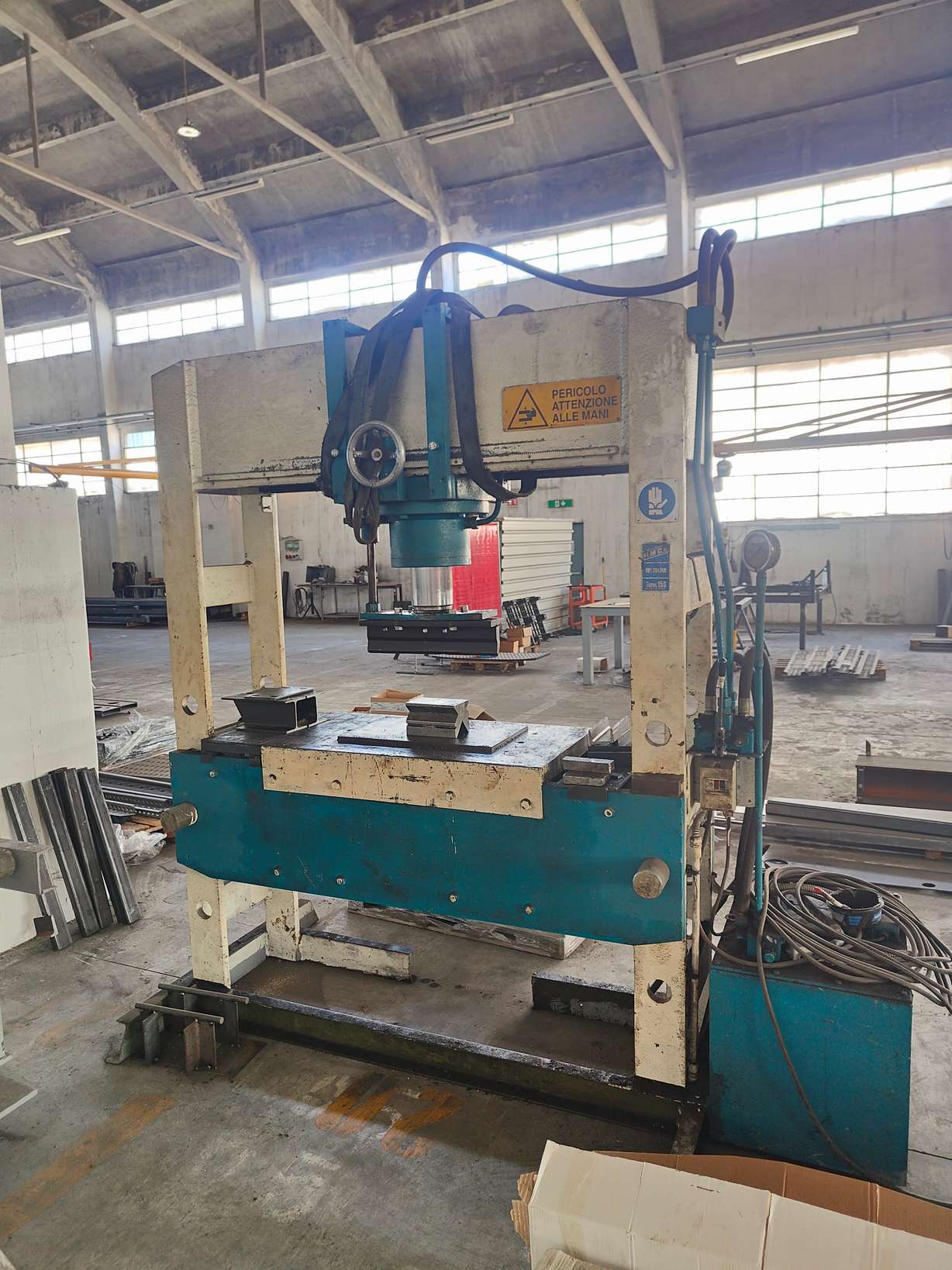 PRESSA IDRAULICA OMCN 150 TON 204/RM