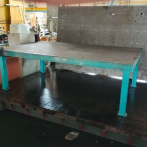BANCO DA LAVORO CON PIANO IN GHISA 2500x1500 CON MORSA