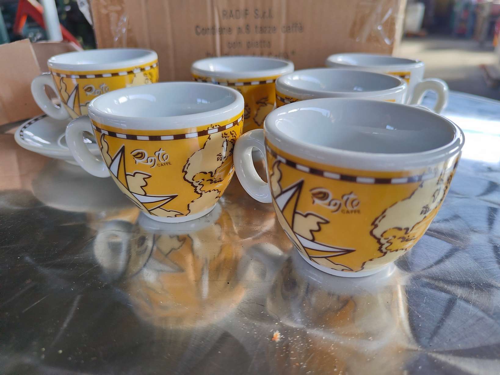SET TAZZINE DA BAR E BICCHIERI COCA COLA NUOVI - immagine 2