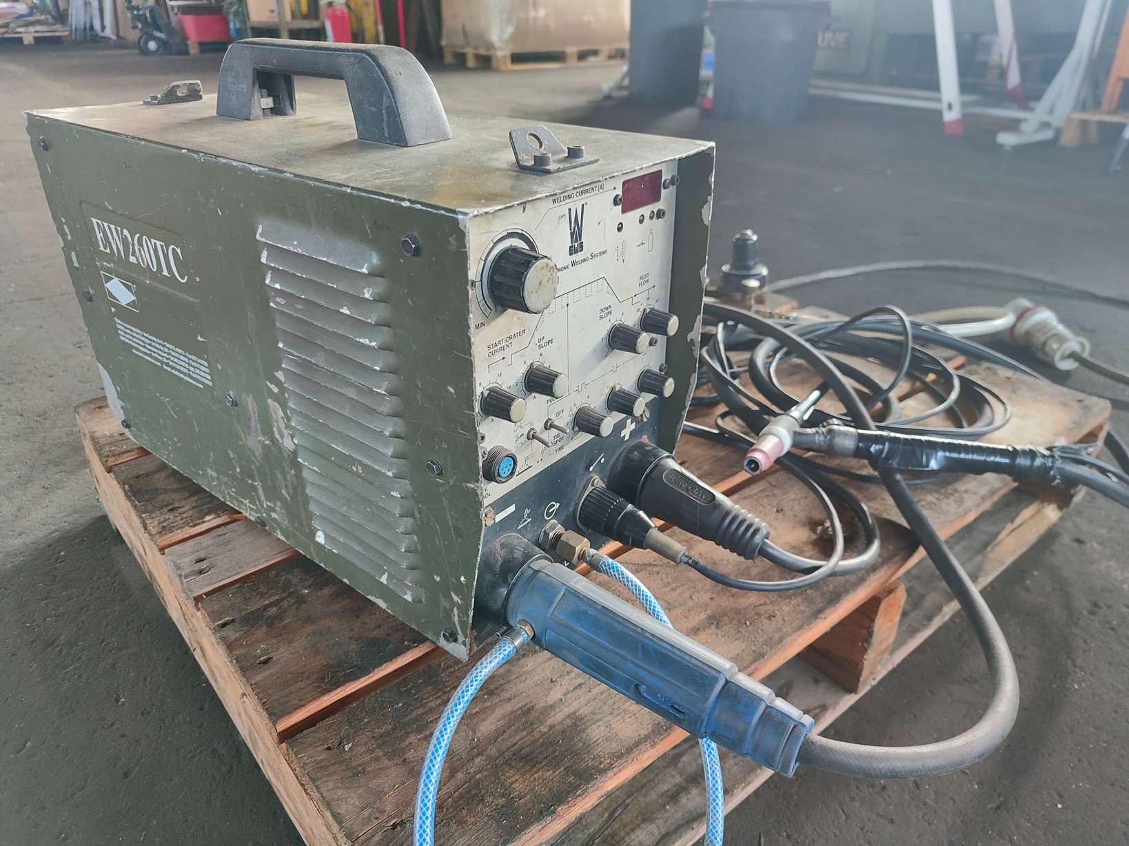 SALDATRICE A TIG PORTATILE TIG EWS EW 260 TC